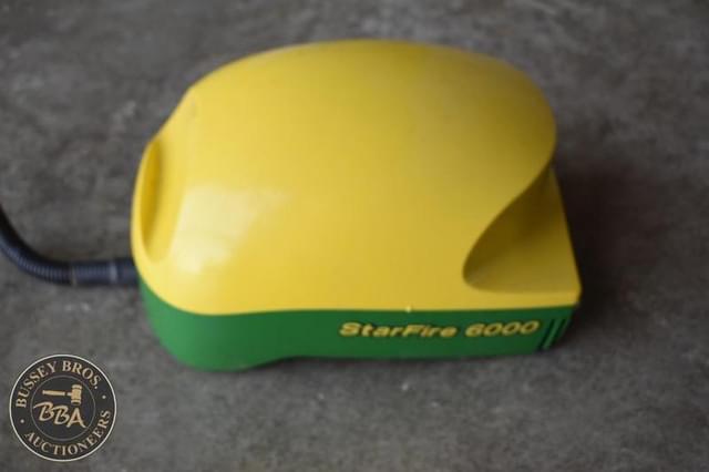 Image of John Deere StarFire 6000 equipment image 2