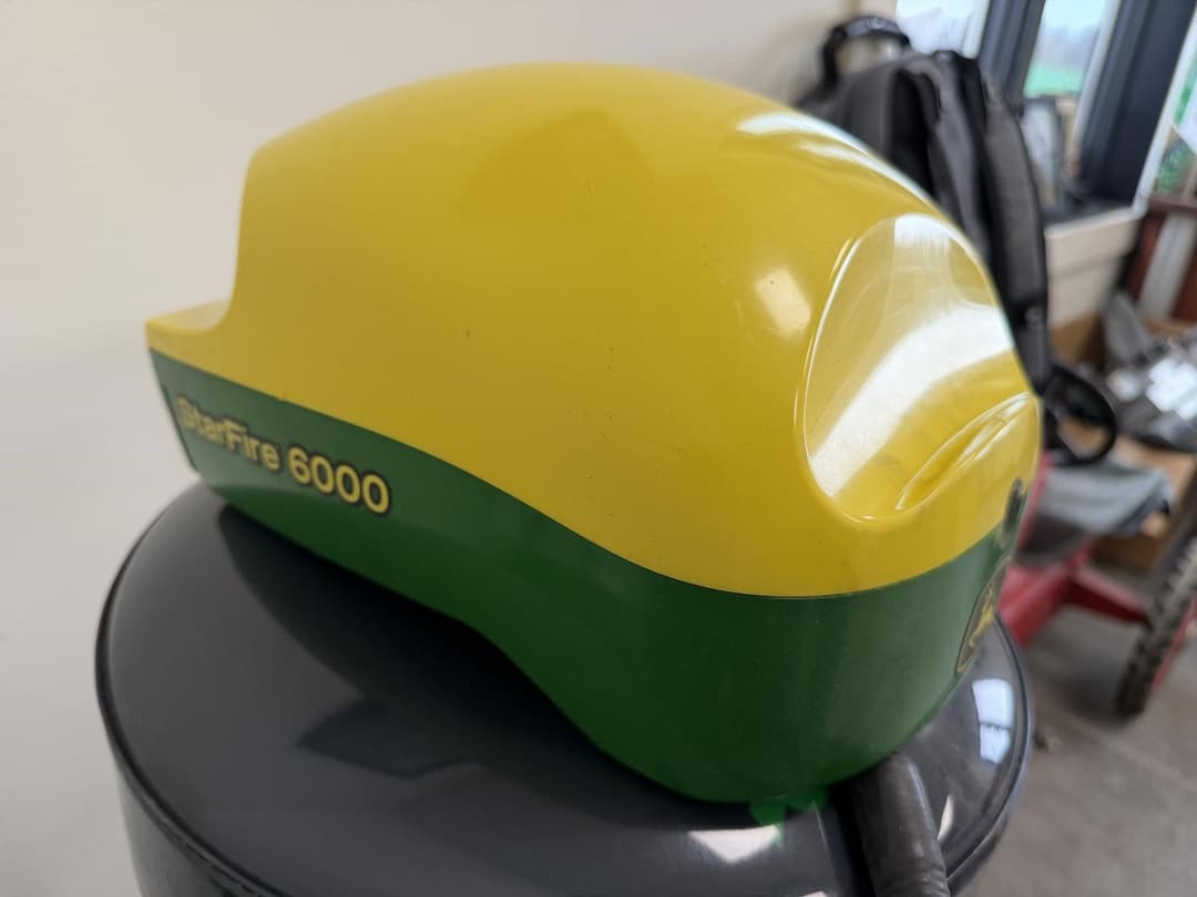 Image of John Deere StarFire 6000 Image 0