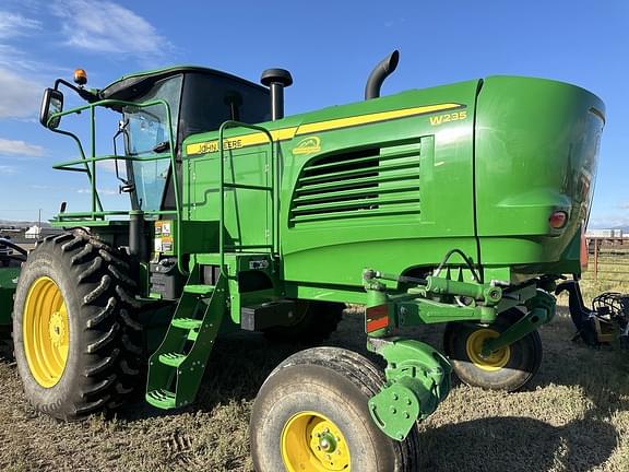 Image of John Deere W235 equipment image 3