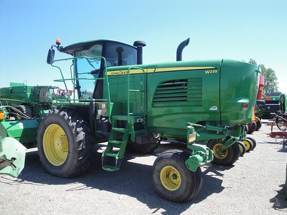 Image of John Deere W235 equipment image 4