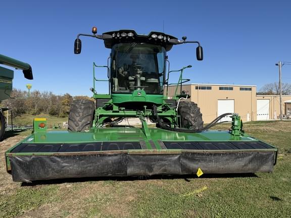 Image of John Deere W235 equipment image 3