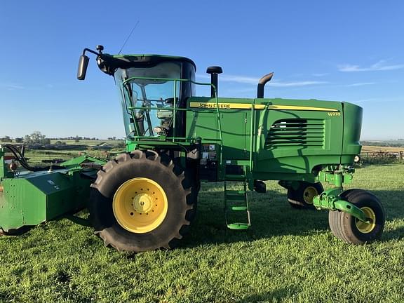Image of John Deere W235 equipment image 1