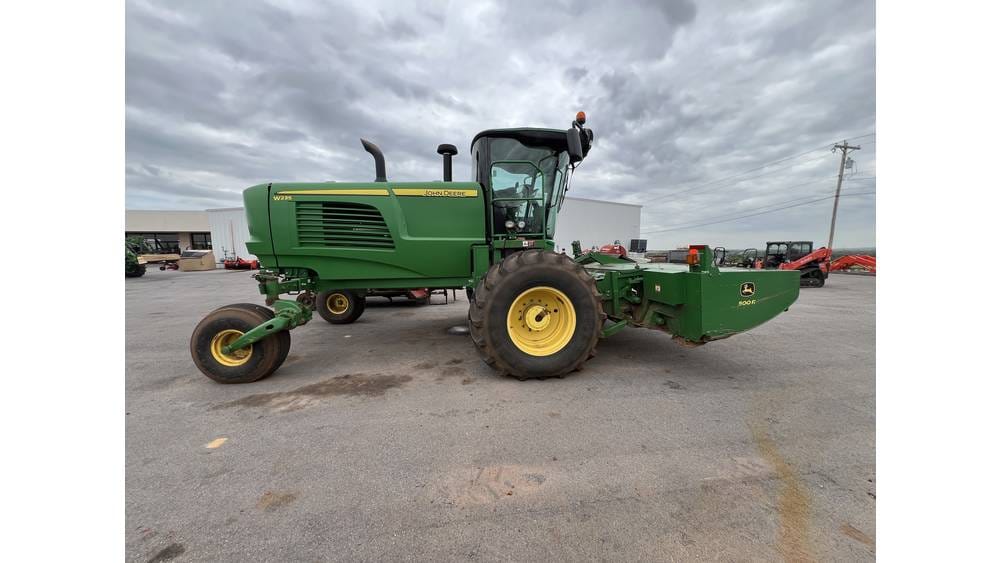 2017 John Deere W235 Equipment Image0