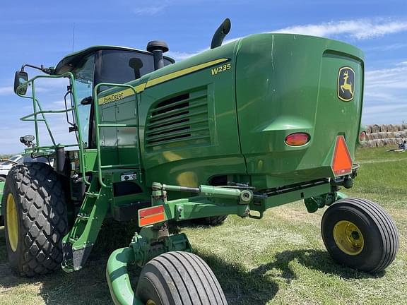 Image of John Deere W235 equipment image 3