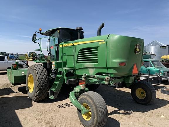 Image of John Deere W235 equipment image 2