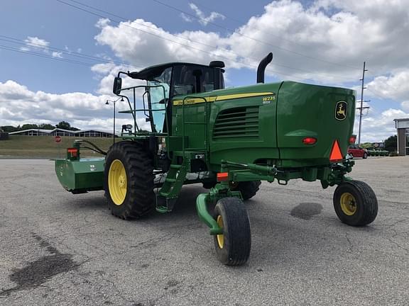 Image of John Deere W235 equipment image 2