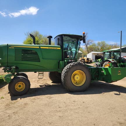 Image of John Deere W235 equipment image 1