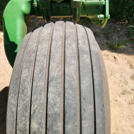 Image of John Deere W235 equipment image 4