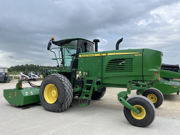 Image of John Deere W235 equipment image 1