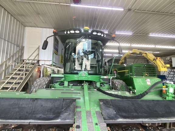 Image of John Deere W260 equipment image 1