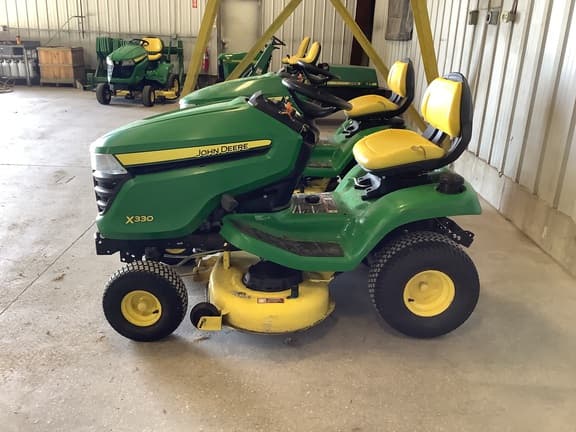 Image of John Deere X330 equipment image 4