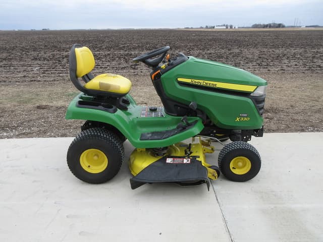Image of John Deere X330 equipment image 3