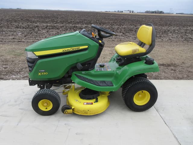 Image of John Deere X330 equipment image 2