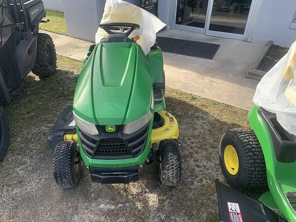 Image of John Deere X330 equipment image 3