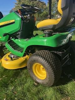 Image of John Deere X330 equipment image 4