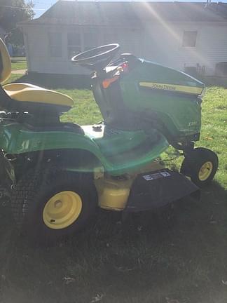 Image of John Deere X330 equipment image 1