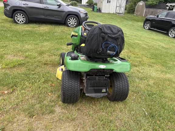 Image of John Deere X330 equipment image 3
