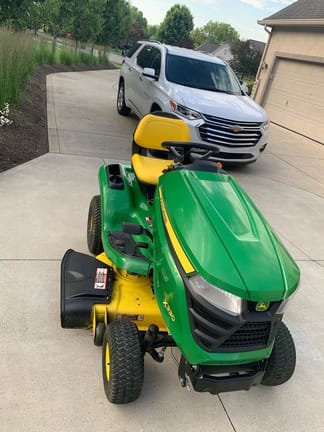 2017 John Deere X330 Equipment Image0