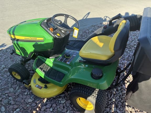 Image of John Deere X350 equipment image 4