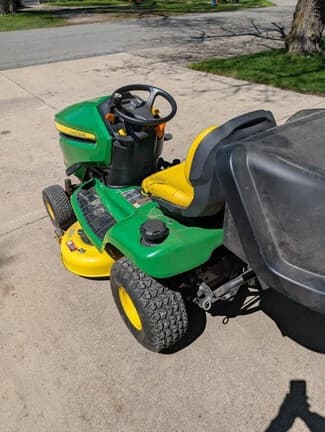 Image of John Deere X350 equipment image 3