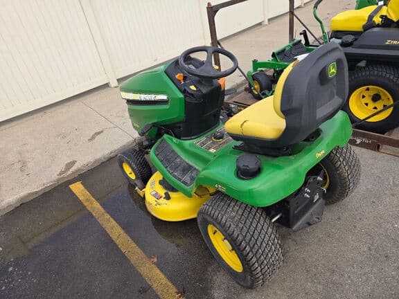 Image of John Deere X354 equipment image 2