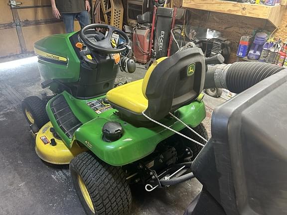 Image of John Deere X354 equipment image 2