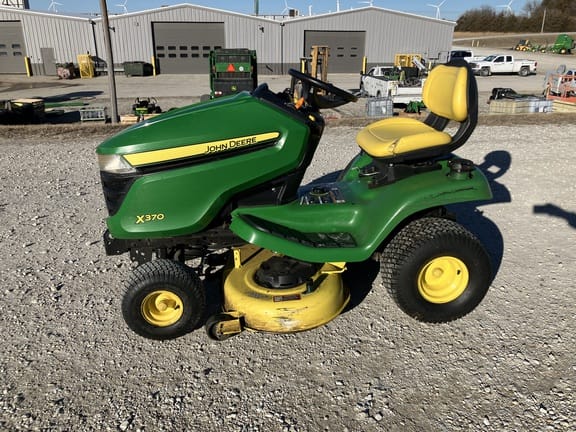 2017 John Deere X370 Equipment Image0