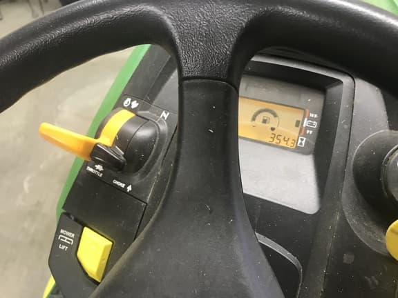 Image of John Deere X370 equipment image 3