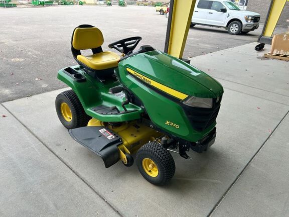 2017 John Deere X370 Equipment Image0