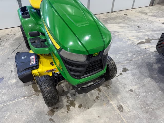 Image of John Deere X370 equipment image 1