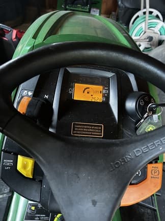 Image of John Deere X370 equipment image 4