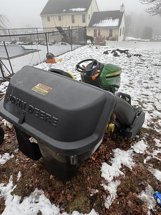 Image of John Deere X380 equipment image 2