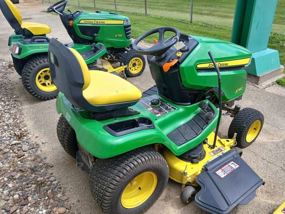 2017 John Deere X380 Equipment Image0