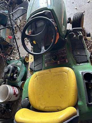 Image of John Deere X380 equipment image 2