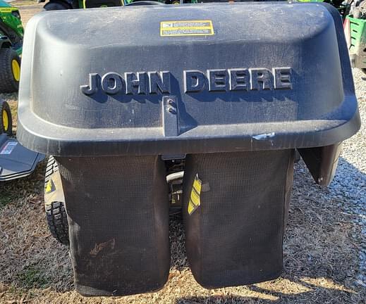 Image of John Deere X380 equipment image 2