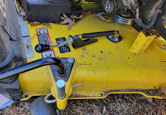 Image of John Deere X380 equipment image 1