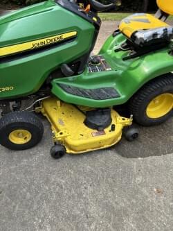 Image of John Deere X380 equipment image 3
