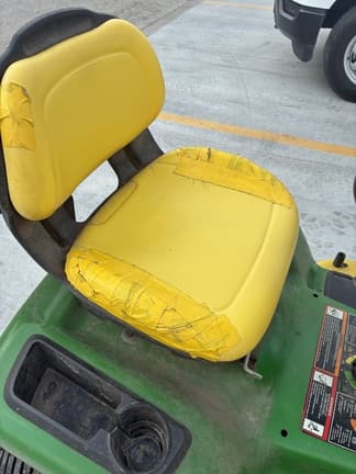 Image of John Deere X380 equipment image 3