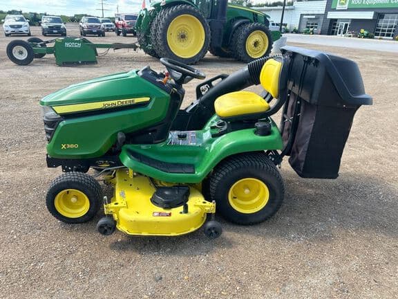 Image of John Deere X380 equipment image 1