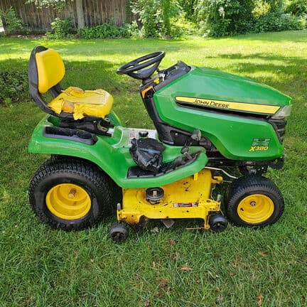 Image of John Deere X380 equipment image 3