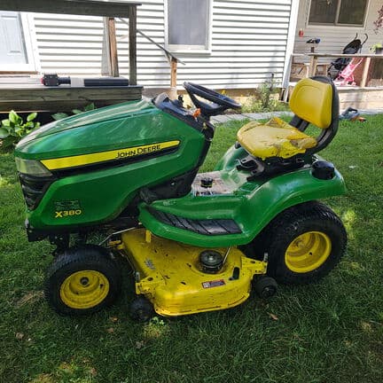 Image of John Deere X380 equipment image 1