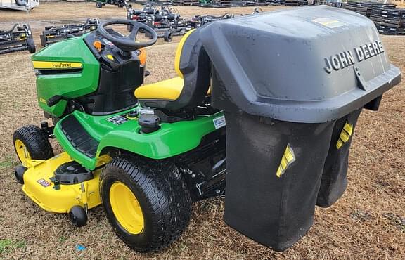 Image of John Deere X380 equipment image 4