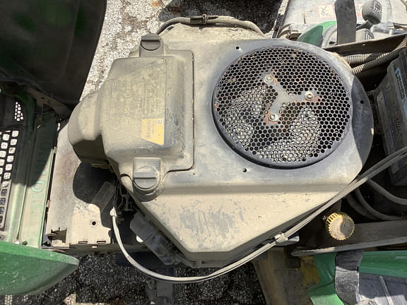 Image of John Deere X384 equipment image 3