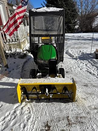 Image of John Deere X390 equipment image 1