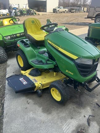 Image of John Deere X390 equipment image 4