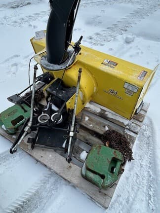 Image of John Deere X390 equipment image 3