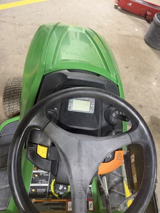 Image of John Deere X390 equipment image 4