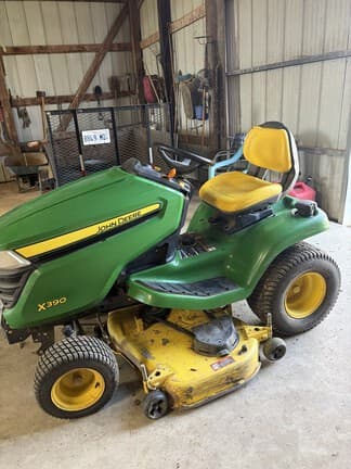 Image of John Deere X390 Image 0