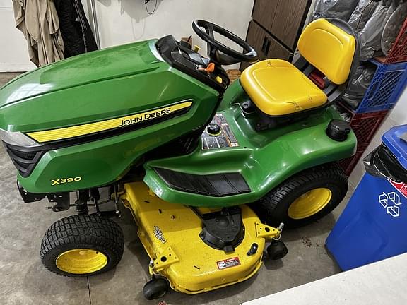 Image of John Deere X390 equipment image 2