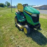 Image of John Deere X390 equipment image 1